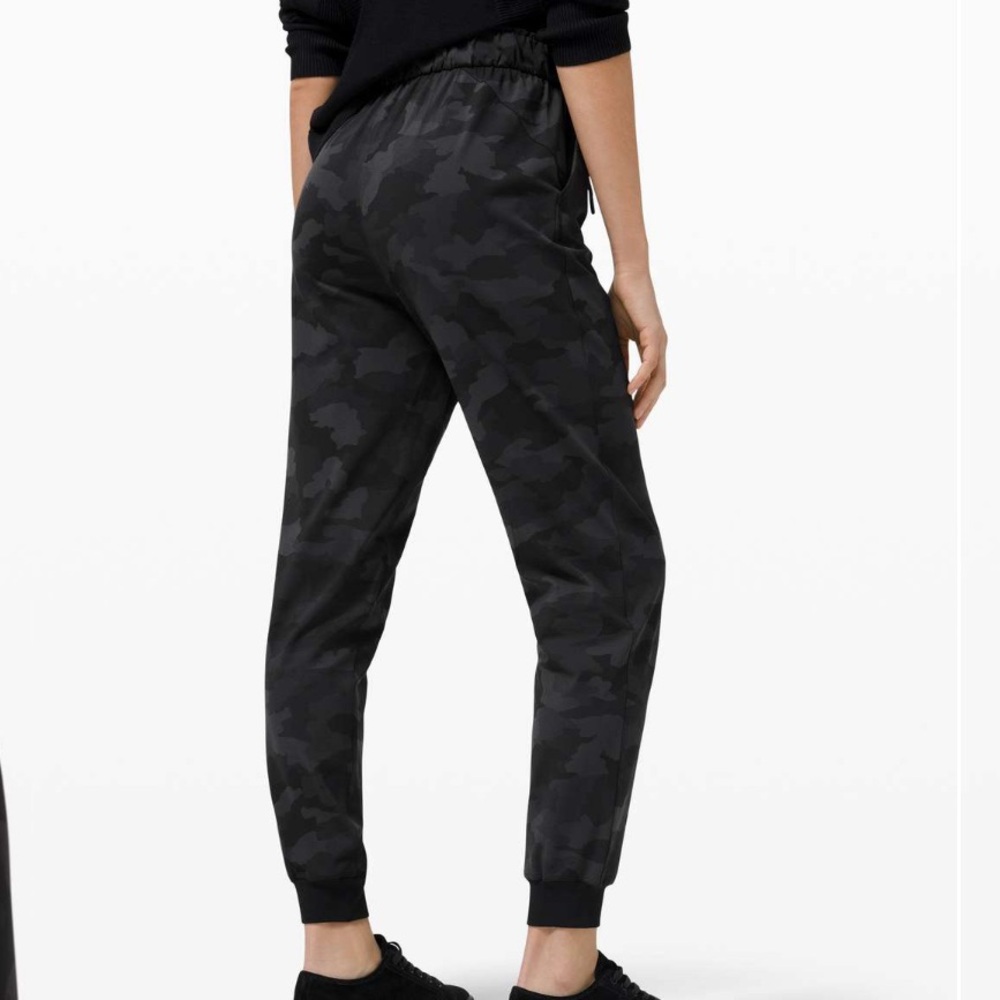 Lululemon Stretch High-Rise Jogger Full Length Heritage 365 Camo Deep Coal Multi
